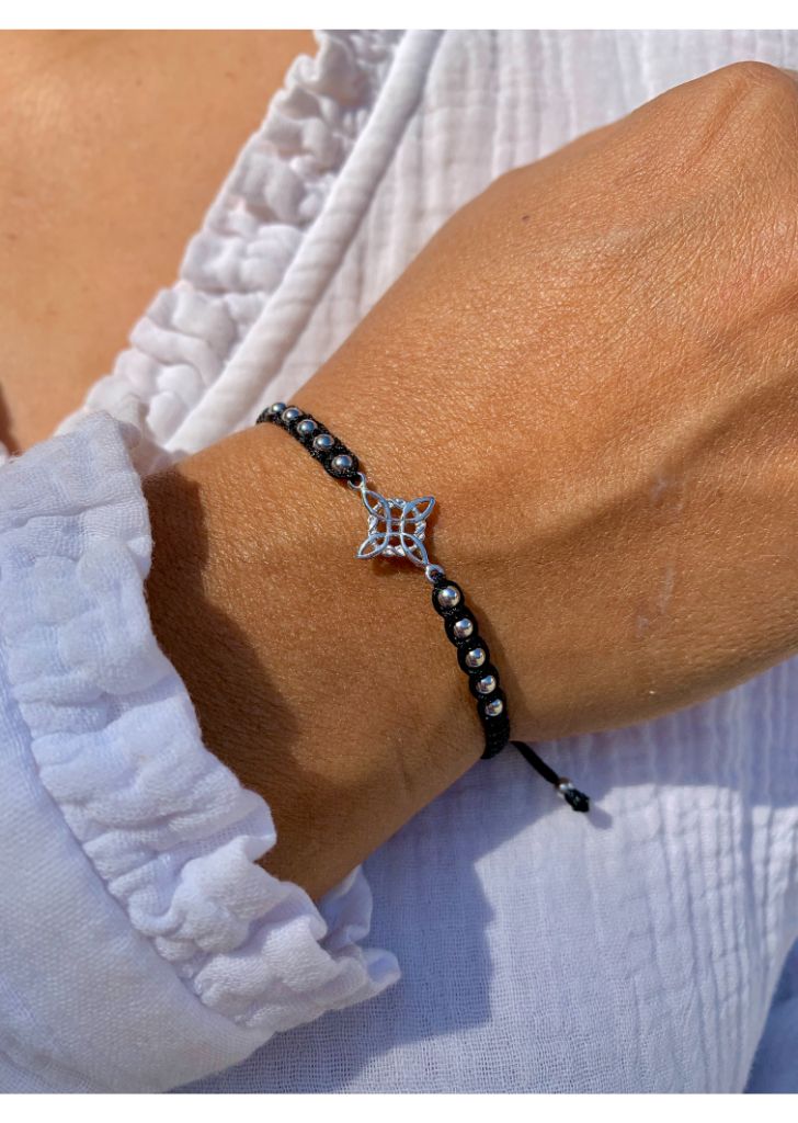 Pulsera Hilo Negro Nudo de Bruja y Bolitas Plata