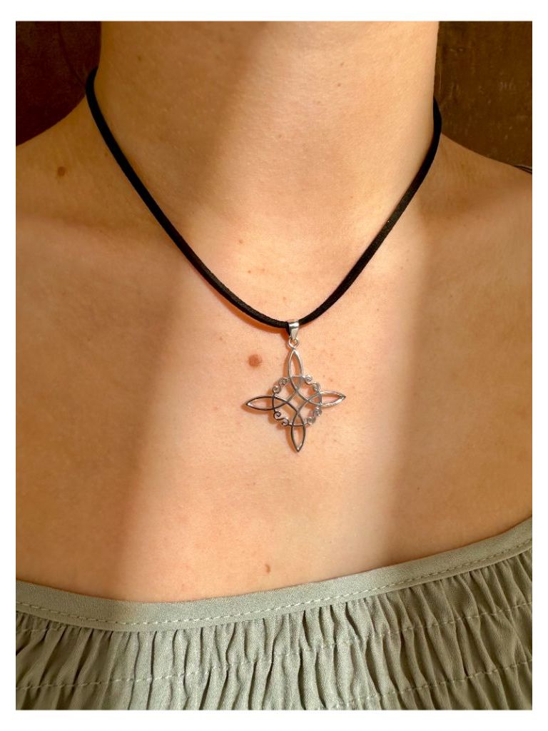 Colgante Nudo de Bruja Plata