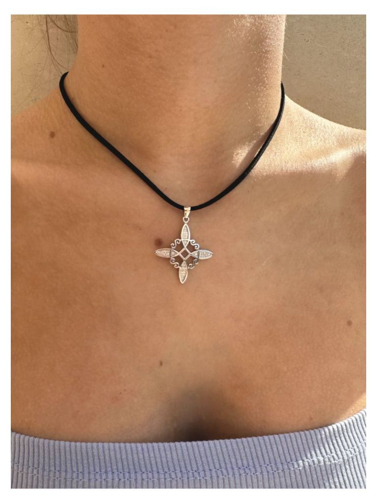 Colgante Nudo de Bruja Circonitas
