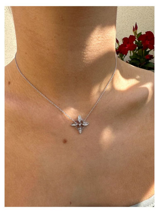Collar Nudo de Bruja Circonitas Plata