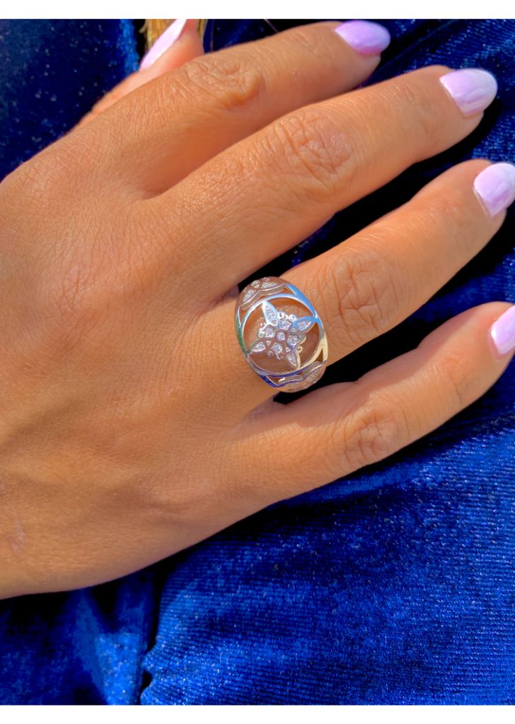 Anillo Nudo de Bruja Circonitas