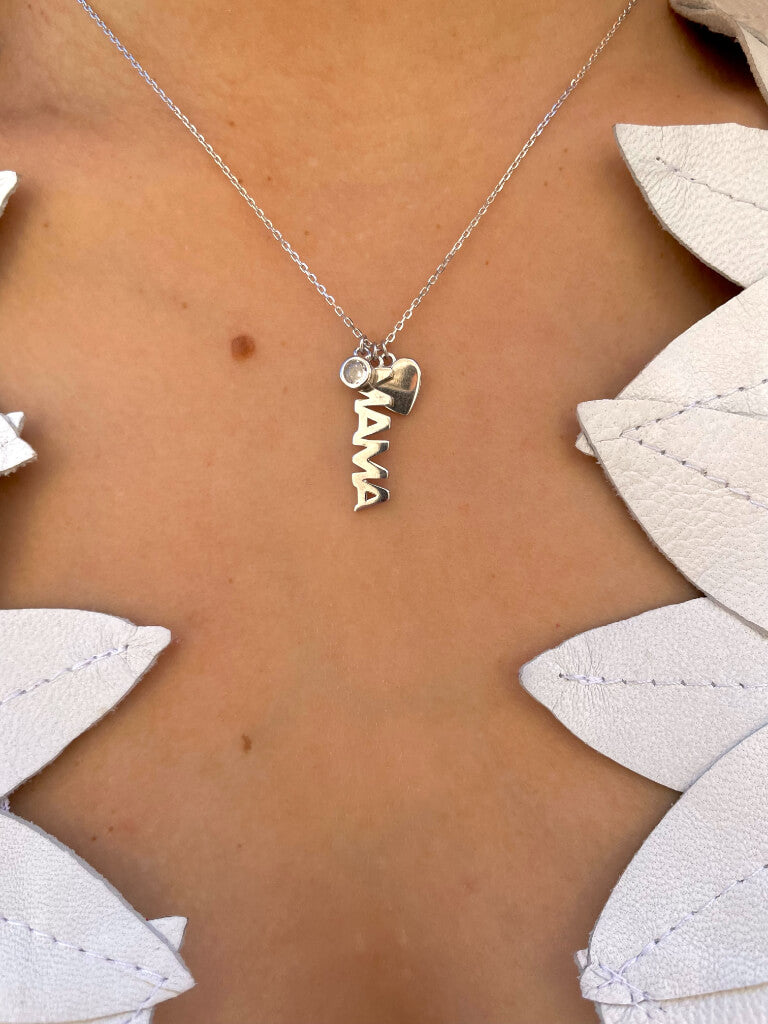 Collar Mamá con Corazón